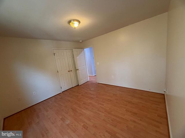 33 BROOKSTONE DR, Fredericksburg, VA 22405