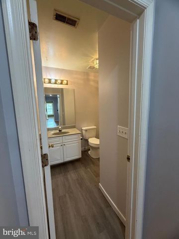 33 BROOKSTONE DR, Fredericksburg, VA 22405