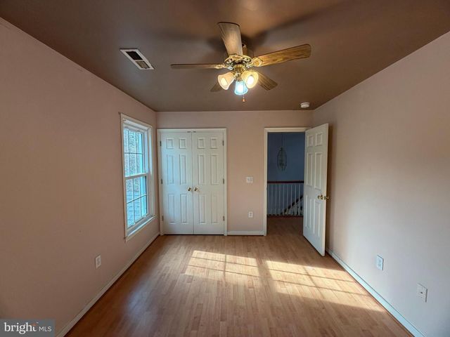 33 BROOKSTONE DR, Fredericksburg, VA 22405