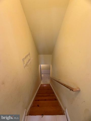 33 BROOKSTONE DR, Fredericksburg, VA 22405