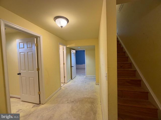 33 BROOKSTONE DR, Fredericksburg, VA 22405