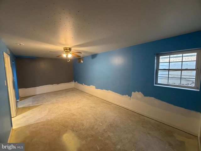 33 BROOKSTONE DR, Fredericksburg, VA 22405