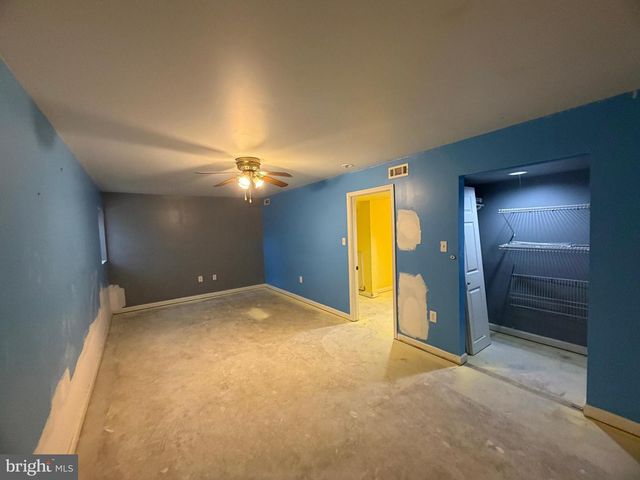 33 BROOKSTONE DR, Fredericksburg, VA 22405