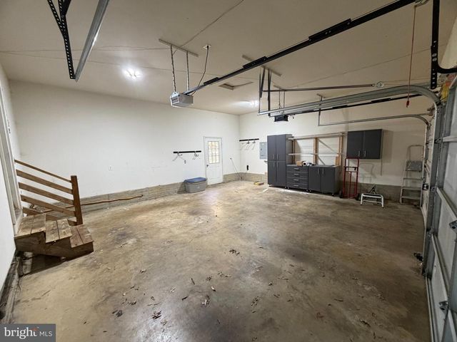 33 BROOKSTONE DR, Fredericksburg, VA 22405