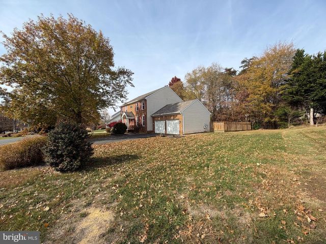 33 BROOKSTONE DR, Fredericksburg, VA 22405