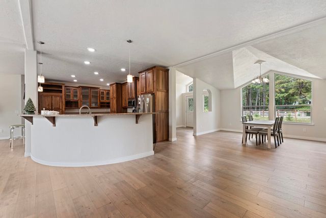 261 White Oak Drive, Cave Junction, OR 97523