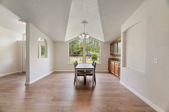 261 White Oak Drive, Cave Junction, OR 97523