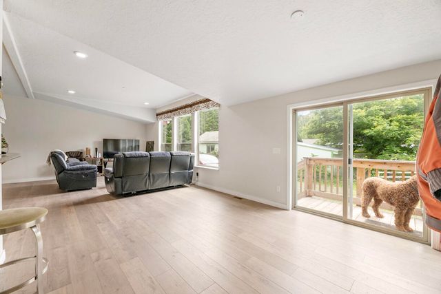 261 White Oak Drive, Cave Junction, OR 97523
