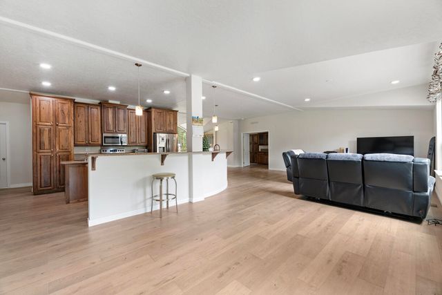 261 White Oak Drive, Cave Junction, OR 97523