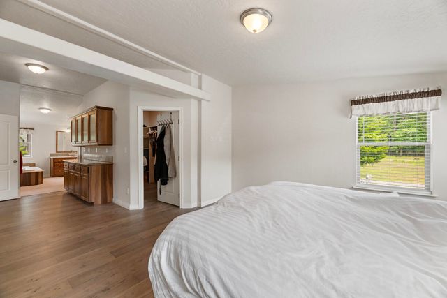 261 White Oak Drive, Cave Junction, OR 97523