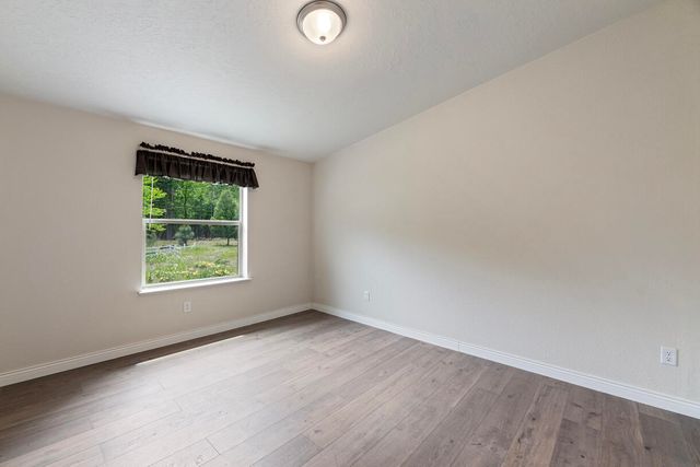 261 White Oak Drive, Cave Junction, OR 97523