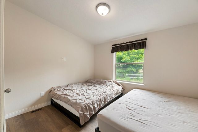 261 White Oak Drive, Cave Junction, OR 97523