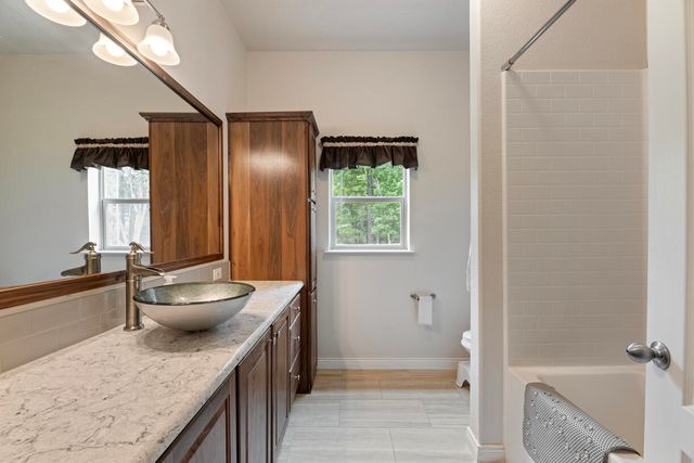 261 White Oak Drive, Cave Junction, OR 97523