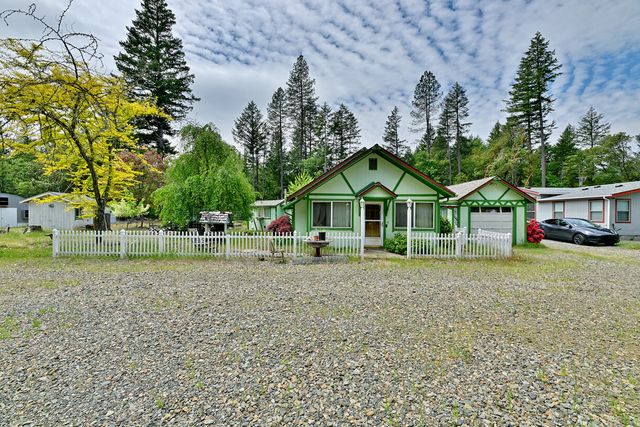 261 White Oak Drive, Cave Junction, OR 97523