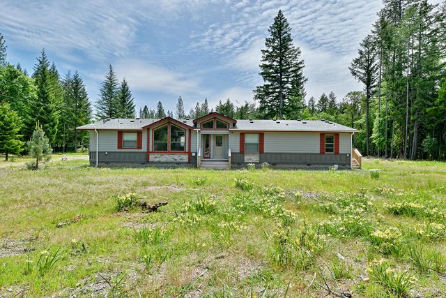 261 White Oak Drive, Cave Junction, OR 97523