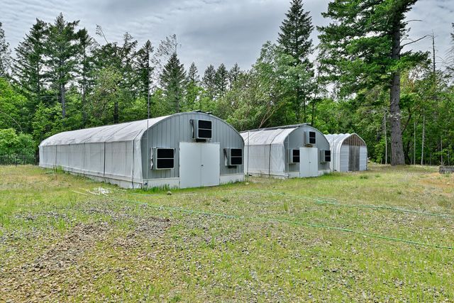 261 White Oak Drive, Cave Junction, OR 97523