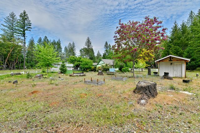 261 White Oak Drive, Cave Junction, OR 97523