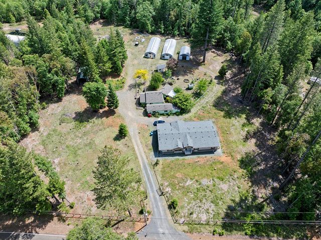 261 White Oak Drive, Cave Junction, OR 97523