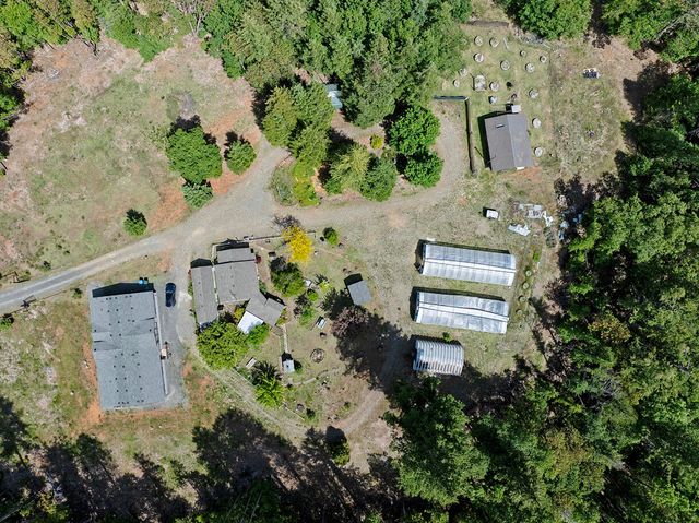 261 White Oak Drive, Cave Junction, OR 97523