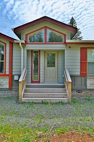 261 White Oak Drive, Cave Junction, OR 97523