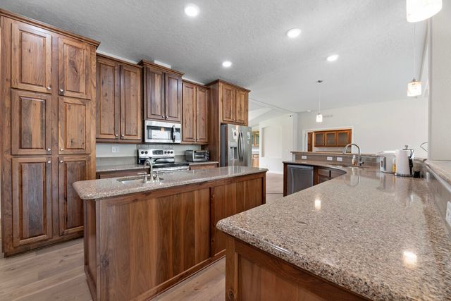 261 White Oak Drive, Cave Junction, OR 97523