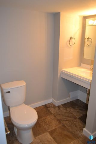 527 S Euclid Ave Avenue, Sioux Falls, SD 57104