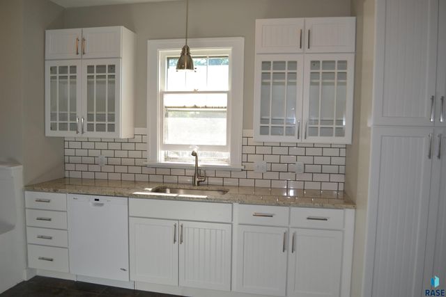 527 S Euclid Ave Avenue, Sioux Falls, SD 57104