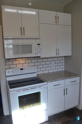 527 S Euclid Ave Avenue, Sioux Falls, SD 57104