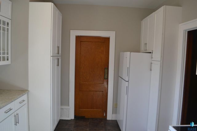 527 S Euclid Ave Avenue, Sioux Falls, SD 57104