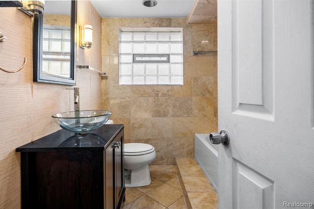 29249 Everett Street, Southfield, MI 48076