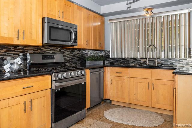 29249 Everett Street, Southfield, MI 48076