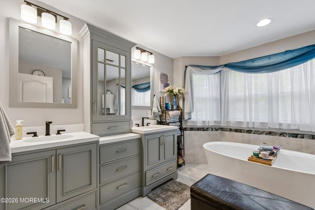 10 Dori Lane, Barnegat, NJ 08005