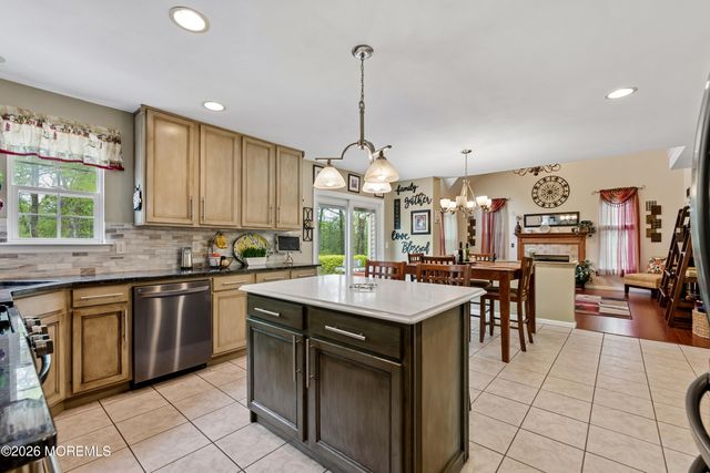 10 Dori Lane, Barnegat, NJ 08005