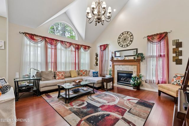 10 Dori Lane, Barnegat, NJ 08005