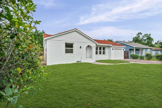 4607 Englewood Street, Houston, TX 77026