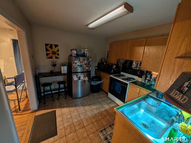 60 Catherine Street 60, Hartford, CT 06106