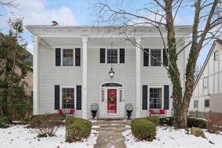 254 W Claremont Street, Elmhurst, IL 60126