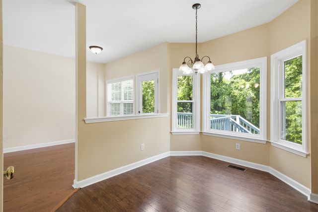 2752 Aston Woods Ln, Thompsons Station, TN 37179