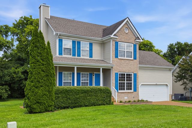 2752 Aston Woods Ln, Thompsons Station, TN 37179