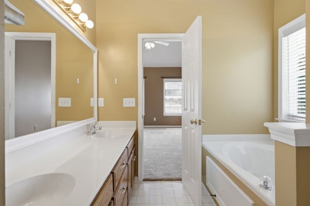 2752 Aston Woods Ln, Thompsons Station, TN 37179