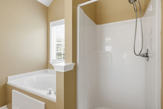 2752 Aston Woods Ln, Thompsons Station, TN 37179