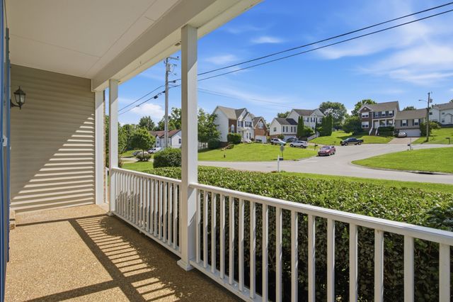 2752 Aston Woods Ln, Thompsons Station, TN 37179
