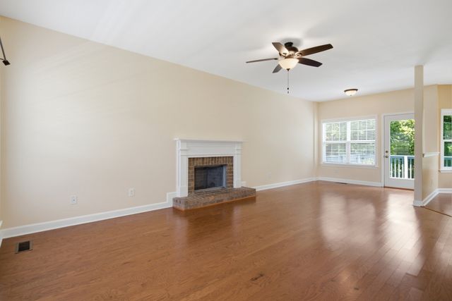 2752 Aston Woods Ln, Thompsons Station, TN 37179