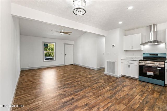 112 Margaret Lane, Jacksboro, TN 37757
