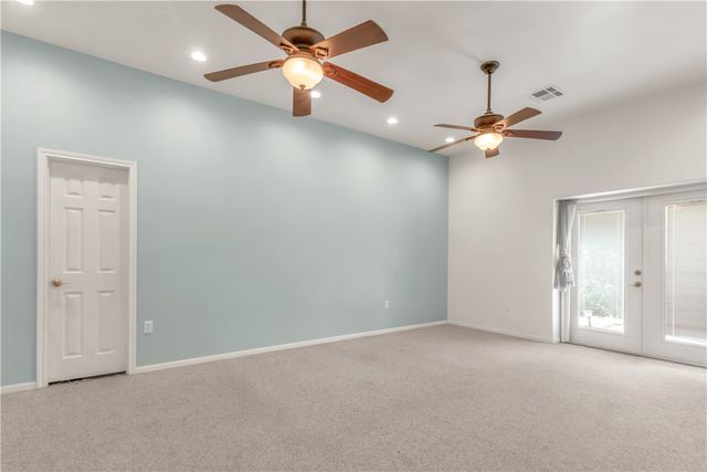 1004 22 Hills Rd, Gause, TX 77857