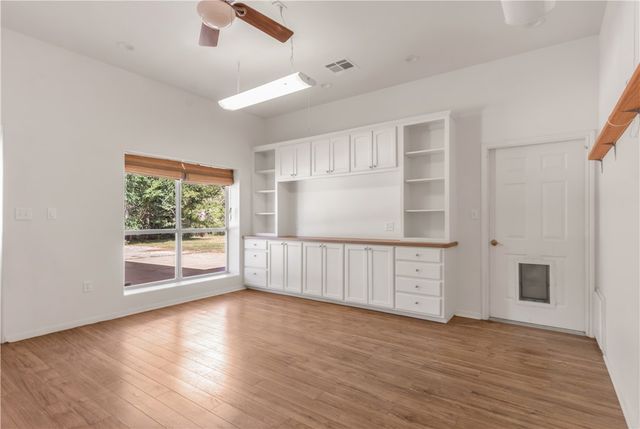 1004 22 Hills Rd, Gause, TX 77857