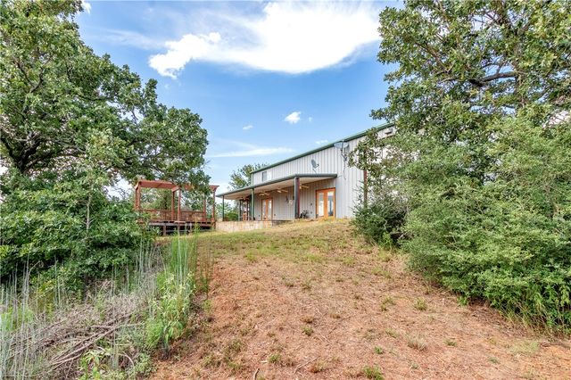 1004 22 Hills Rd, Gause, TX 77857