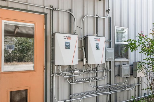 1004 22 Hills Rd, Gause, TX 77857