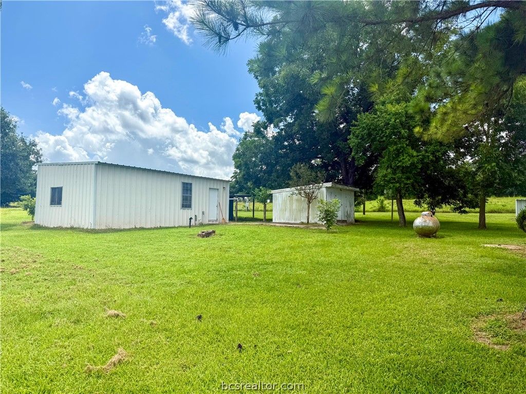 2433 County Road 409, Navasota, TX 77868 — exterior