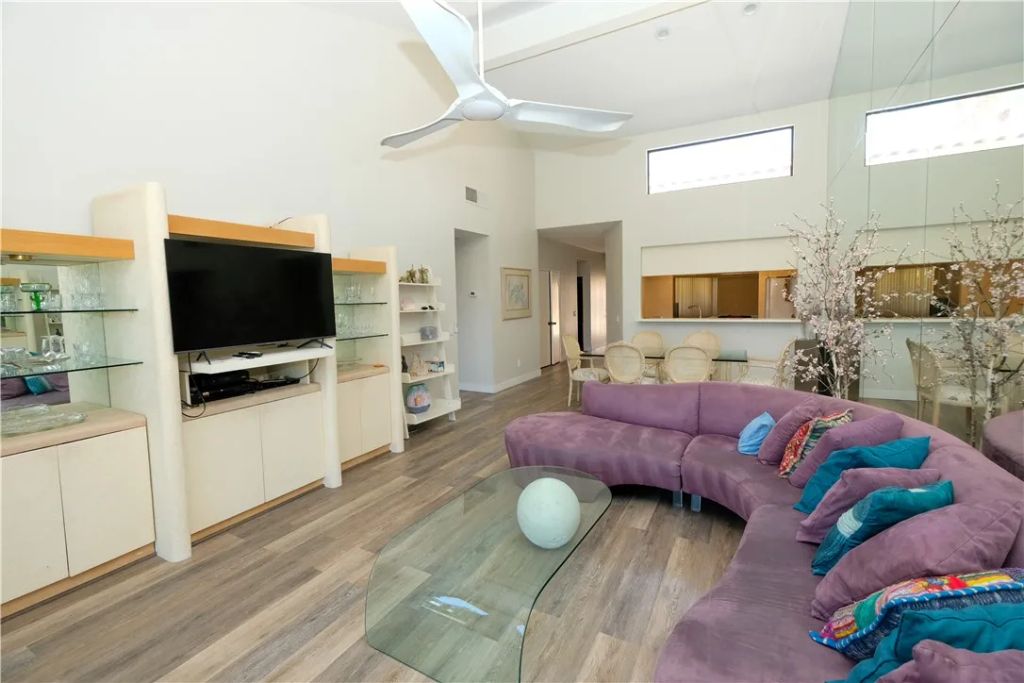 38613 Wisteria Drive, Palm Desert, CA 92211